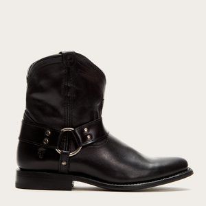 Frye Wyatt Harness Leather Black Short Cowboy Boot